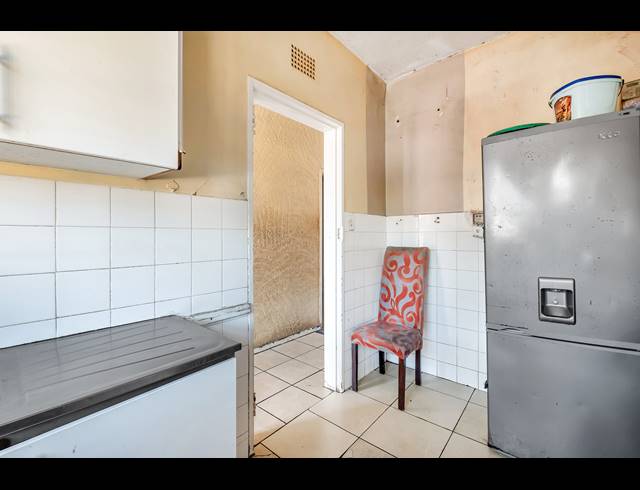 2 BEDROOM APARTMENT FOR SALE IN WINDSOR EAST